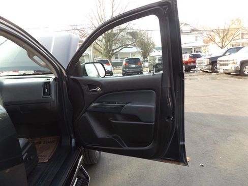 Used 2017 Chevrolet Colorado Z71 image 26