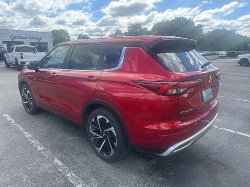 Used 2023 Mitsubishi Outlander SE FWD image 4