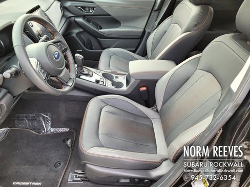 Certified 2025 Subaru Crosstrek 2.5i Limited w/ Crosstrek Mirror Package image 3