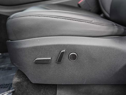 Used 2023 Tesla Model Y AWD image 23