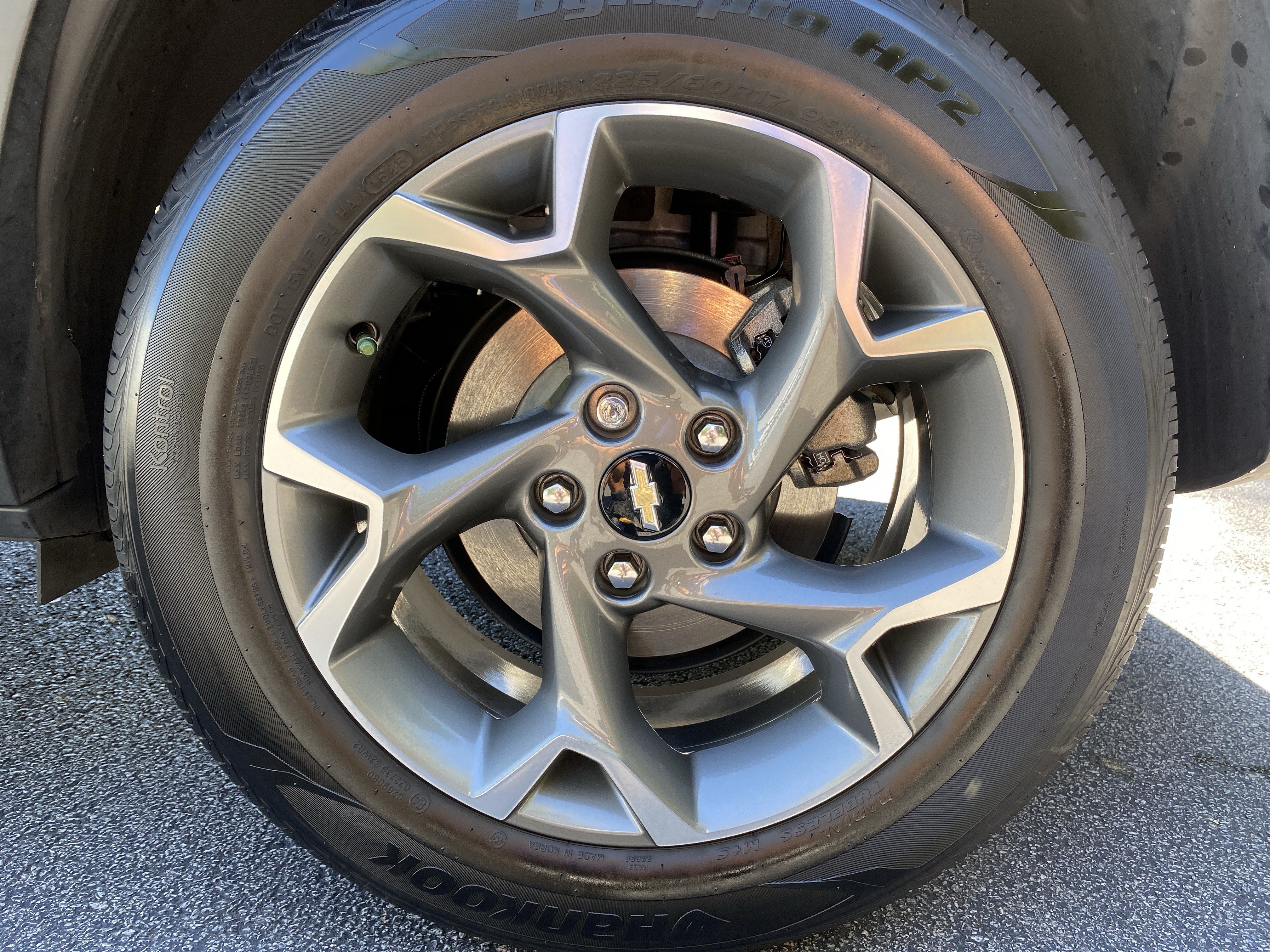 Used 2025 Chevrolet Trax LT w/ Sunroof Package FWD image 15