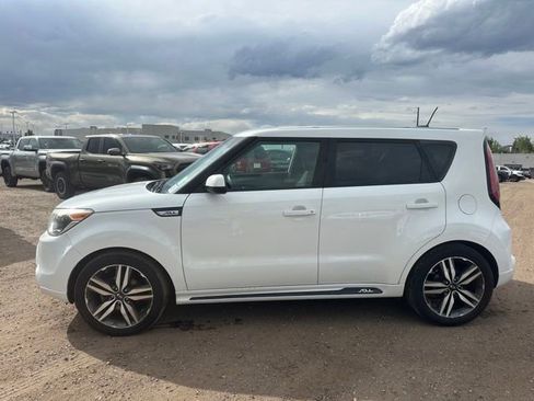 Used 2016 Kia Soul + w/ Soulful Package FWD image 2