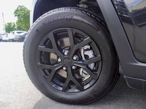 Used 2024 Jeep Grand Cherokee L Laredo AWD/4WD image 10