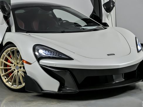 Used 2016 McLaren 570S Coupe image 3