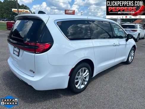 Used 2026 Chrysler Pacifica Select AWD/4WD image 5