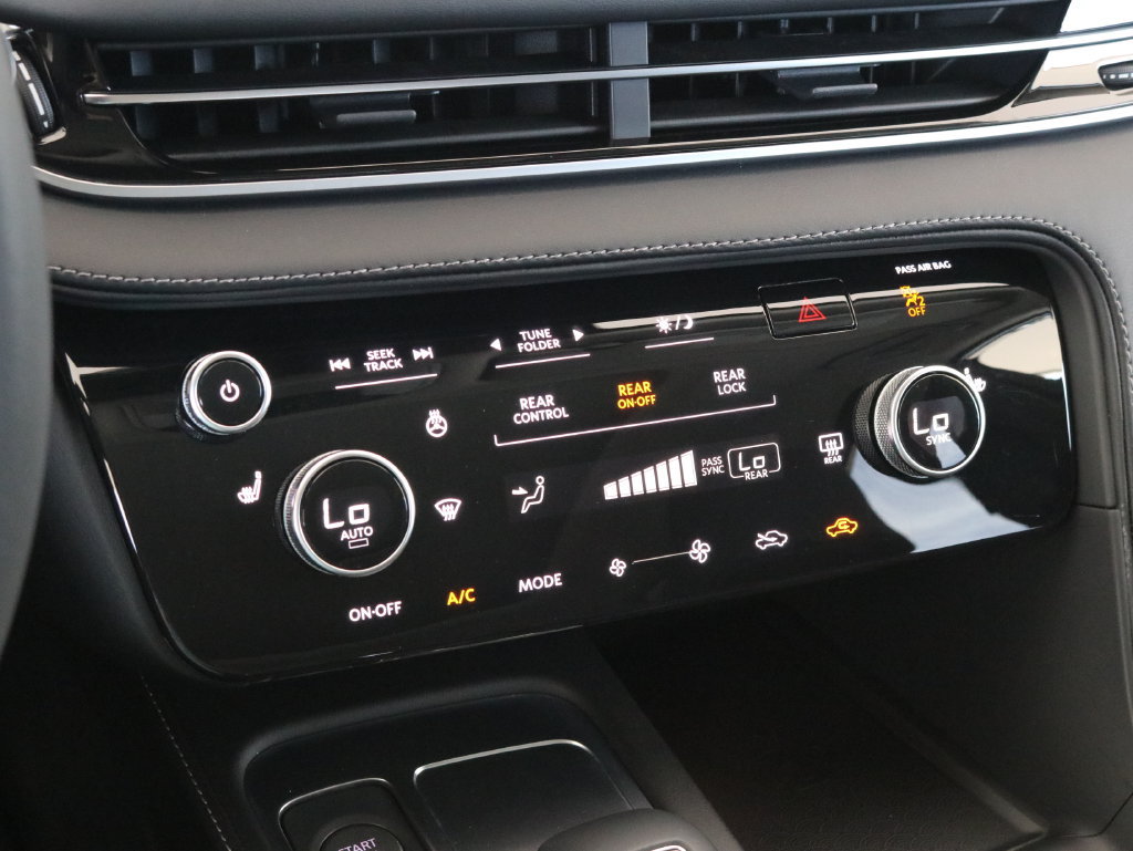Used 2025 INFINITI QX60 Pure AWD/4WD image 18