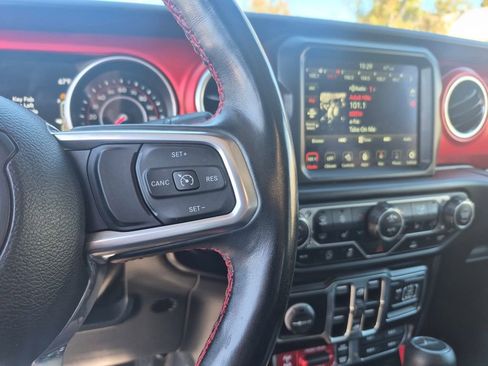 Used 2022 Jeep Gladiator Rubicon w/ Cold Weather Group image 13