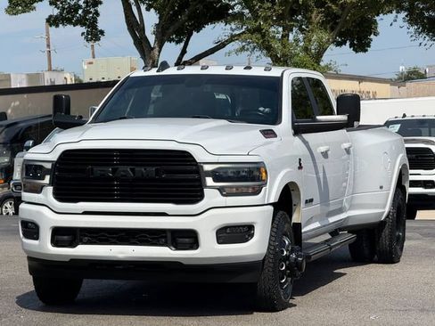 Used 2021 RAM 3500 Laramie AWD/4WD image 3