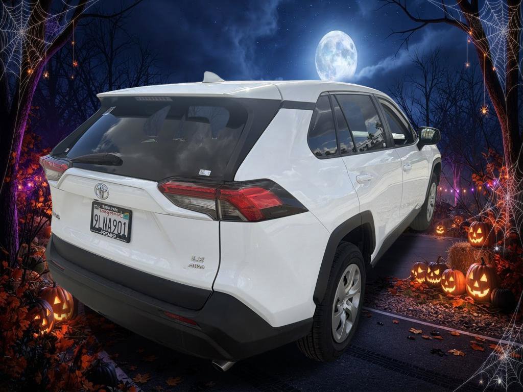 Used 2023 Toyota RAV4 LE AWD/4WD image 5