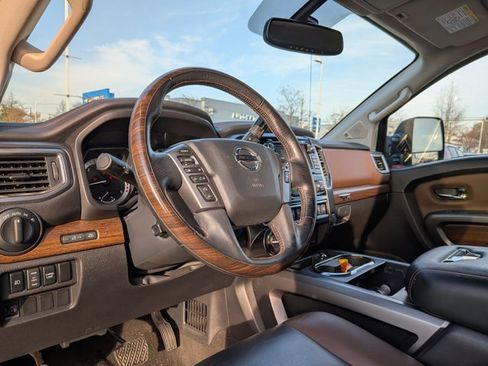 Used 2018 Nissan Titan Platinum Reserve w/ Platinum Utility Package image 9