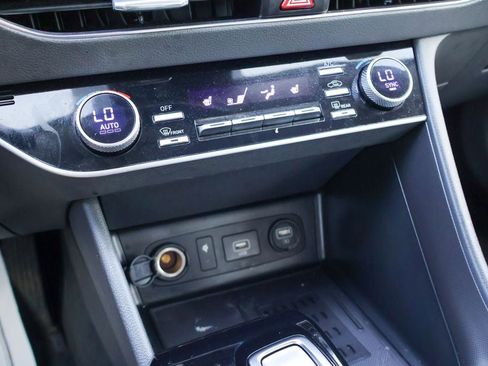 Used 2023 Hyundai Sonata SEL w/ Convenience Package FWD image 15