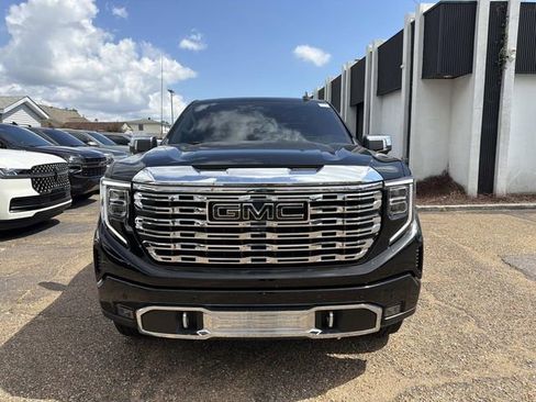 Used 2024 GMC Sierra 1500 Denali w/ Denali Reserve Package AWD/4WD image 2