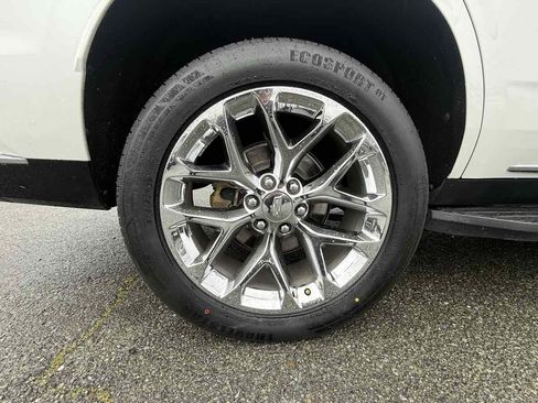 Used 2021 Cadillac Escalade Premium Luxury image 43