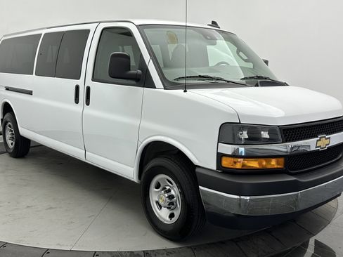 Used 2024 Chevrolet Express 3500 LT w/ LT Preferred Equipment Group image 3