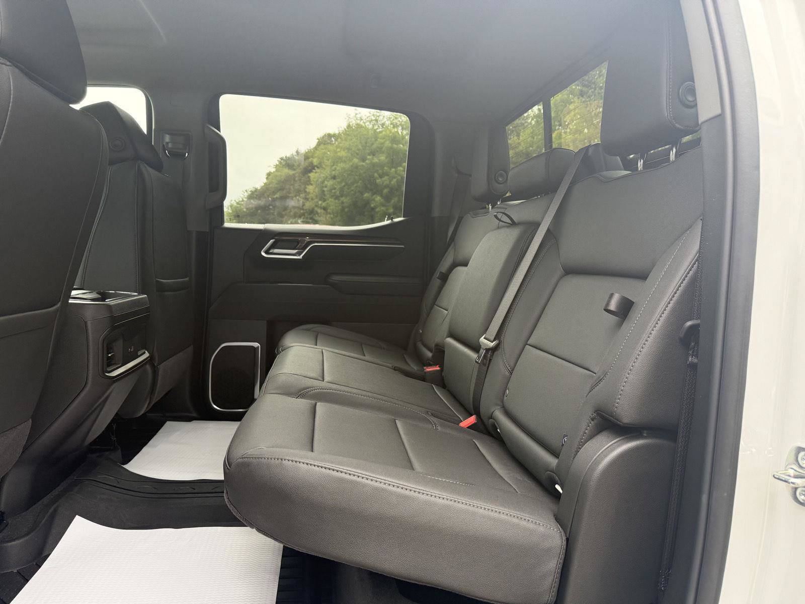 New 2026 Chevrolet Silverado 1500 RST w/ Redline Edition AWD/4WD image 20