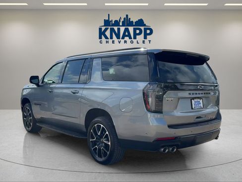 Used 2025 Chevrolet Suburban RST w/ Comfort Package RWD image 3