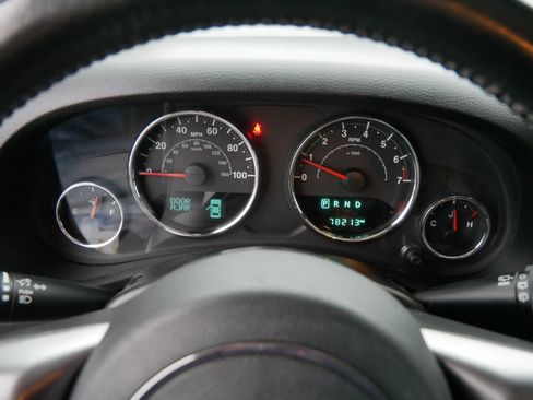 Used 2018 Jeep Wrangler Unlimited Sahara image 21