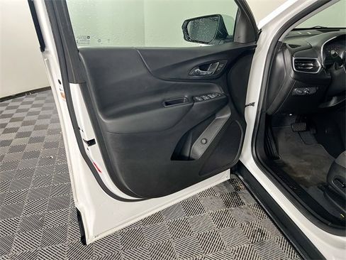 Used 2019 Chevrolet Equinox LT image 16