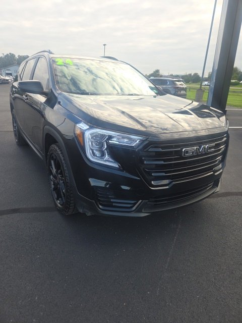 Used 2024 GMC Terrain SLE w/ Driver Convenience Package AWD/4WD image 3