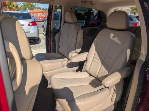 Used 2014 Kia Sedona EX w/ Navigation Package image 10