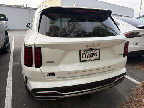 Used 2022 Kia Sorento SX Prestige w/ Panoramic Sunroof Package image 5