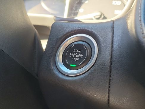 Used 2021 GMC Yukon XL SLT w/ SLT Luxury Plus Package image 32