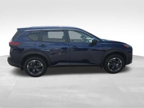 Used 2024 Nissan Rogue SV w/ SV Premium Package FWD image 14