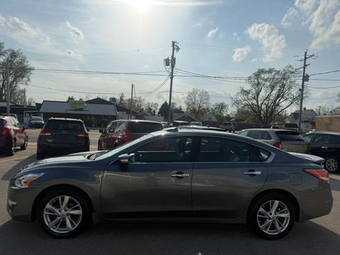 Used 2014 Nissan Altima 2.5 SL w/ Technology Package image 2