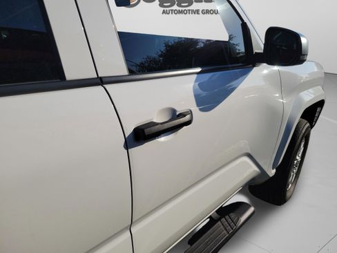 Used 2024 Toyota Tacoma SR AWD/4WD image 19