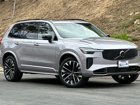 Certified 2026 Volvo XC90 T8 Ultra w/ Protection Package AWD/4WD image 2
