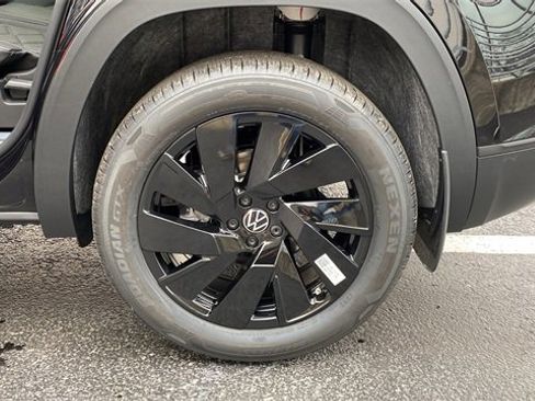 New 2026 Volkswagen Atlas Cross Sport SE image 26