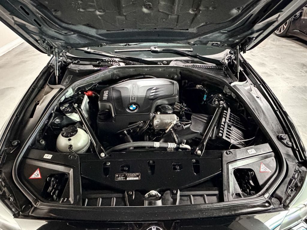 Used 2012 BMW 528i xDrive Sedan AWD/4WD image 18