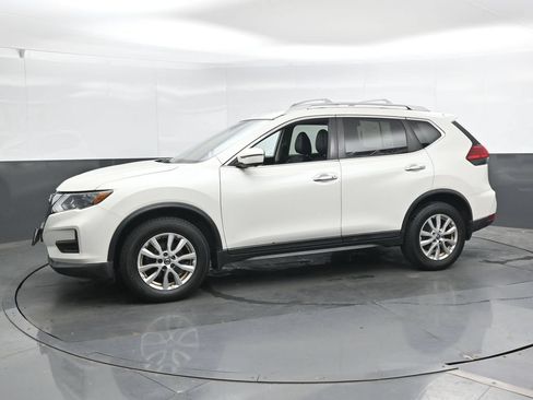 Used 2017 Nissan Rogue SV w/ SV Premium Package AWD/4WD image 6