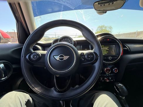 Used 2015 MINI Cooper 4-Door Hardtop FWD image 18
