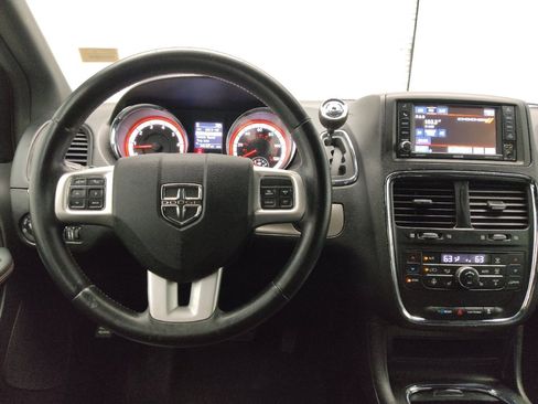 Used 2017 Dodge Grand Caravan GT FWD image 22
