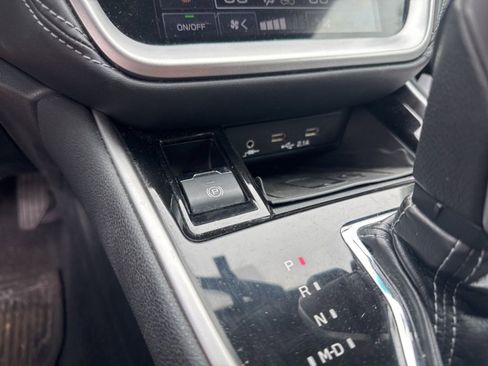 Used 2020 Subaru Outback Limited w/ Tech Package 2 image 7