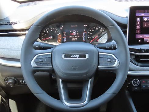 Used 2022 Jeep Compass Latitude image 20