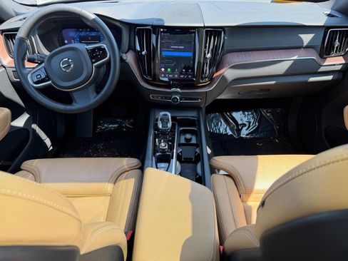 Certified 2024 Volvo XC60 B5 Ultimate w/ Protection Package Premier AWD/4WD image 12