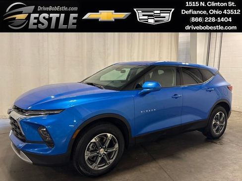 Used 2025 Chevrolet Blazer LT AWD/4WD image 1