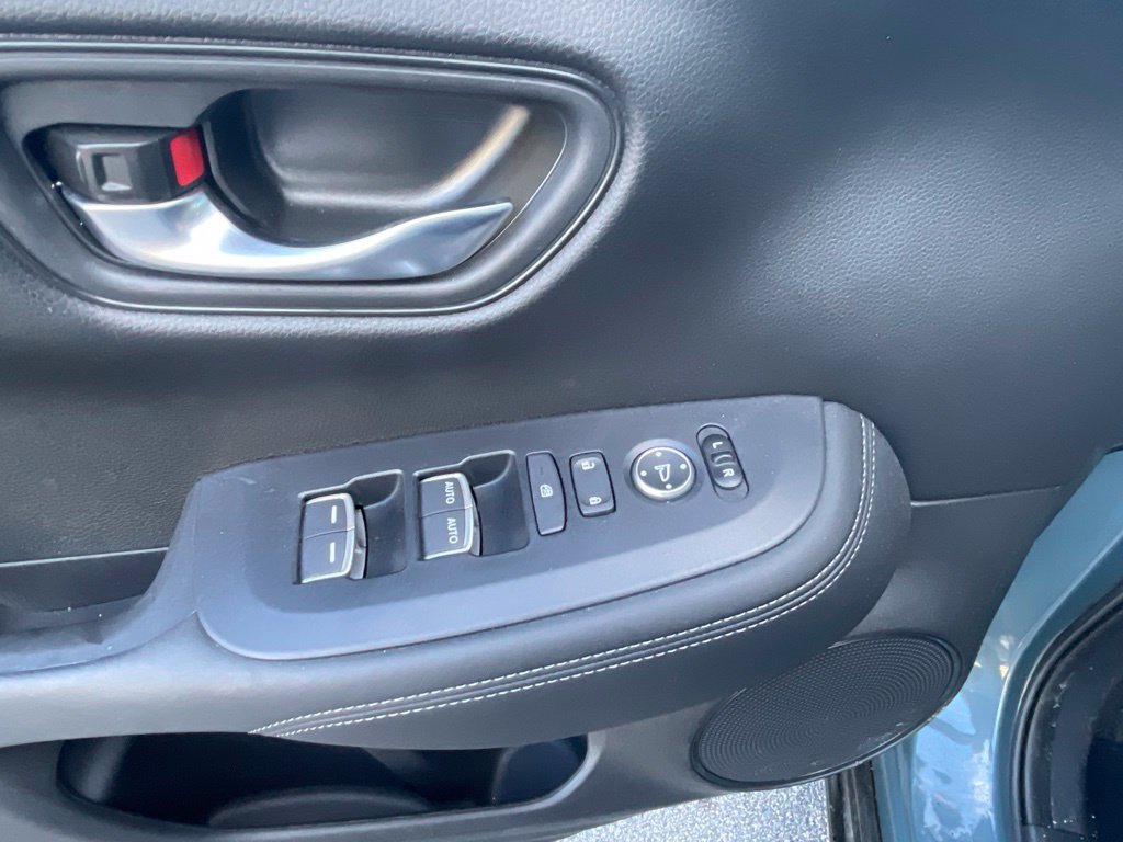 Used 2025 Honda HR-V EX-L image 11