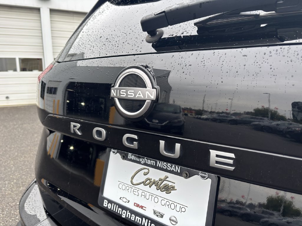 Used 2025 Nissan Rogue SV AWD/4WD image 10