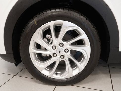 New 2027 Chevrolet Bolt LT w/ Comfort Package image 14