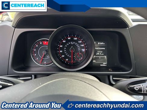 Used 2023 Hyundai Elantra SEL image 21