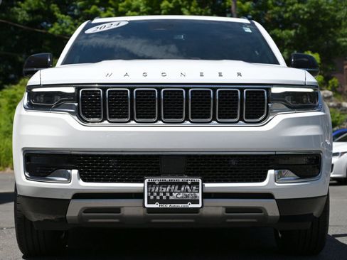 Used 2024 Jeep Wagoneer Series II w/ Flexible Seating Group AWD/4WD image 9