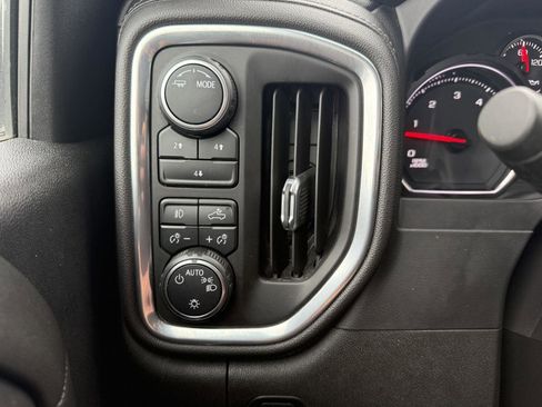 Used 2022 Chevrolet Silverado 3500 LT w/ Convenience Package AWD/4WD image 23