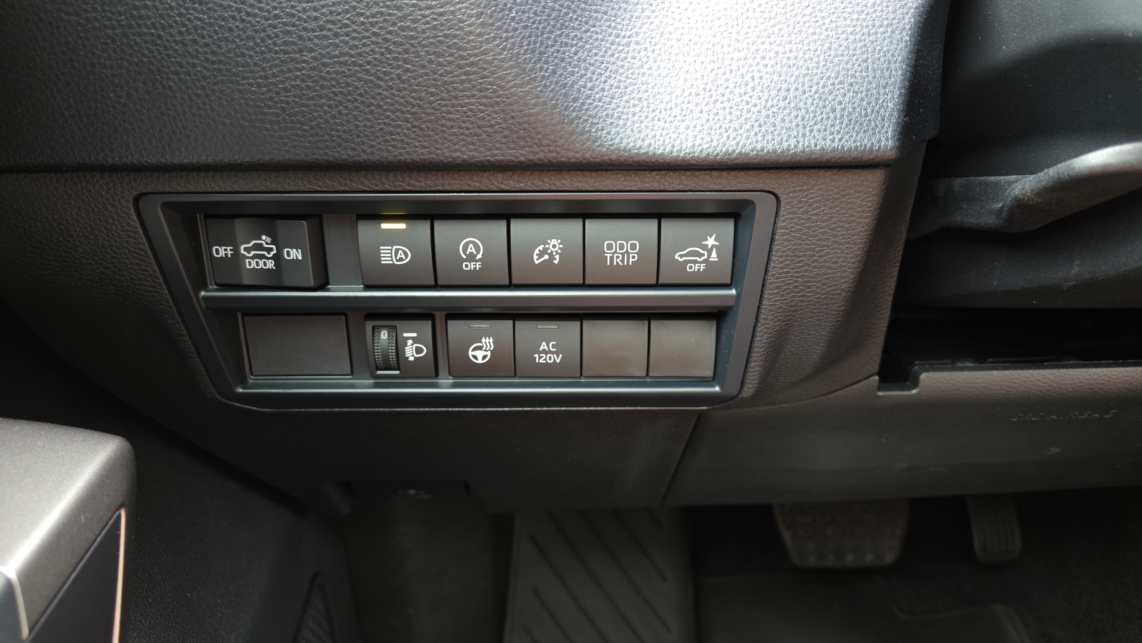 Certified 2026 Toyota Tundra SR5 w/ SR5 Premium Package AWD/4WD image 23