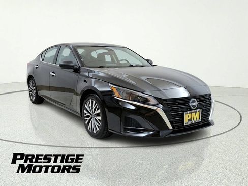 Used 2025 Nissan Altima 2.5 SV FWD image 8
