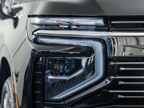 New 2026 Chevrolet Suburban Premier image 16