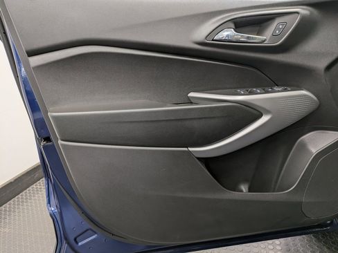 Used 2024 Chevrolet Trax LS w/ LS Convenience Package image 8