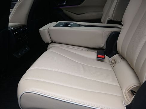 Used 2023 Acura MDX SH-AWD w/ Advance Package image 17